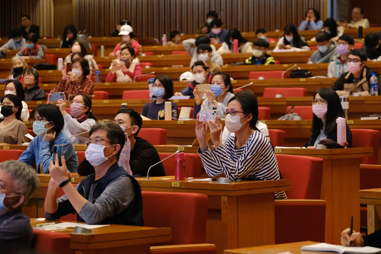 李偉文醫師與大眾分享時間管理、尋找志業、閱讀的方法以及AI時代的關鍵