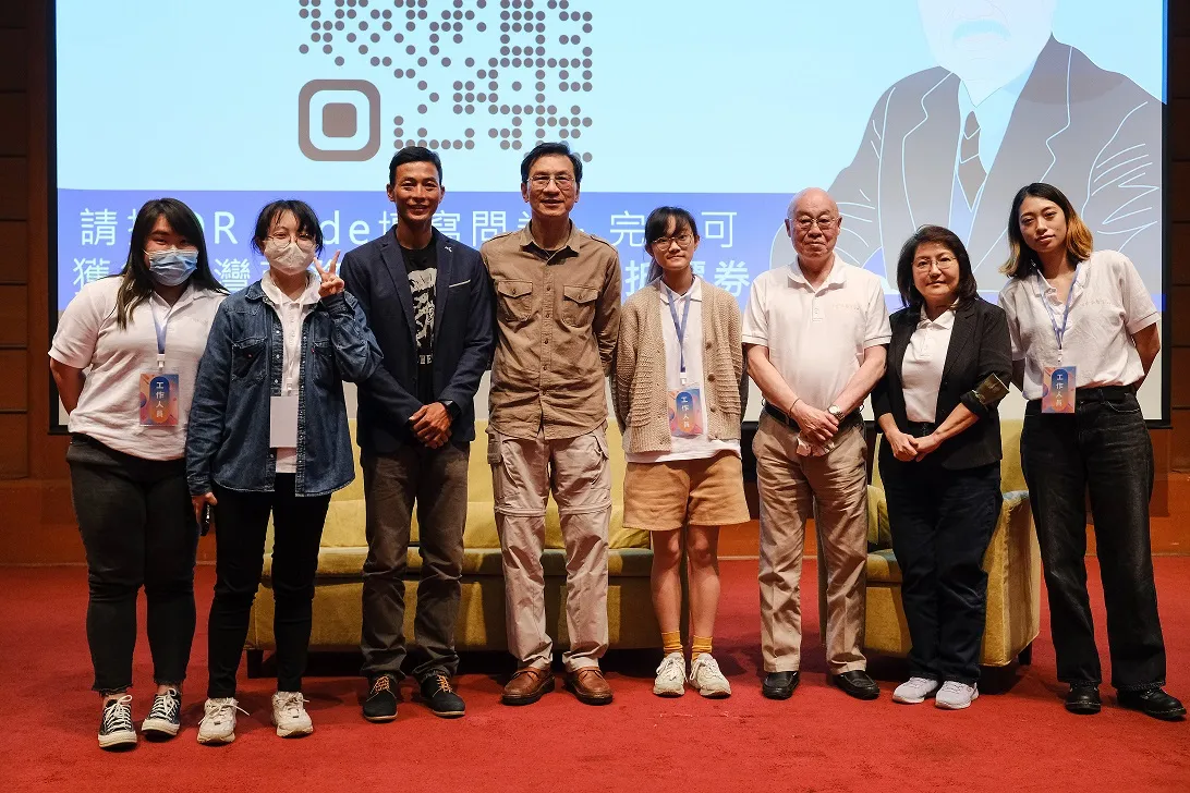 與志工同學的合照